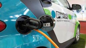 工信部：今年取消專用車、新能源汽車外資股比限制