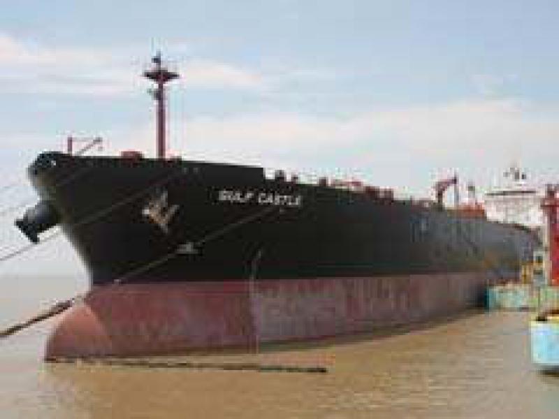 上海石化成品油首次直運(yùn)南非