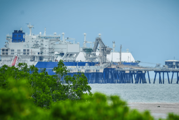 桑托斯公司巴羅薩天然氣項目首批液化天然氣從達(dá)爾文運往日本