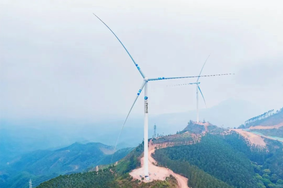 廣西能源集團桂中東鄉(xiāng)風電場首批機組成功并網(wǎng)發(fā)電